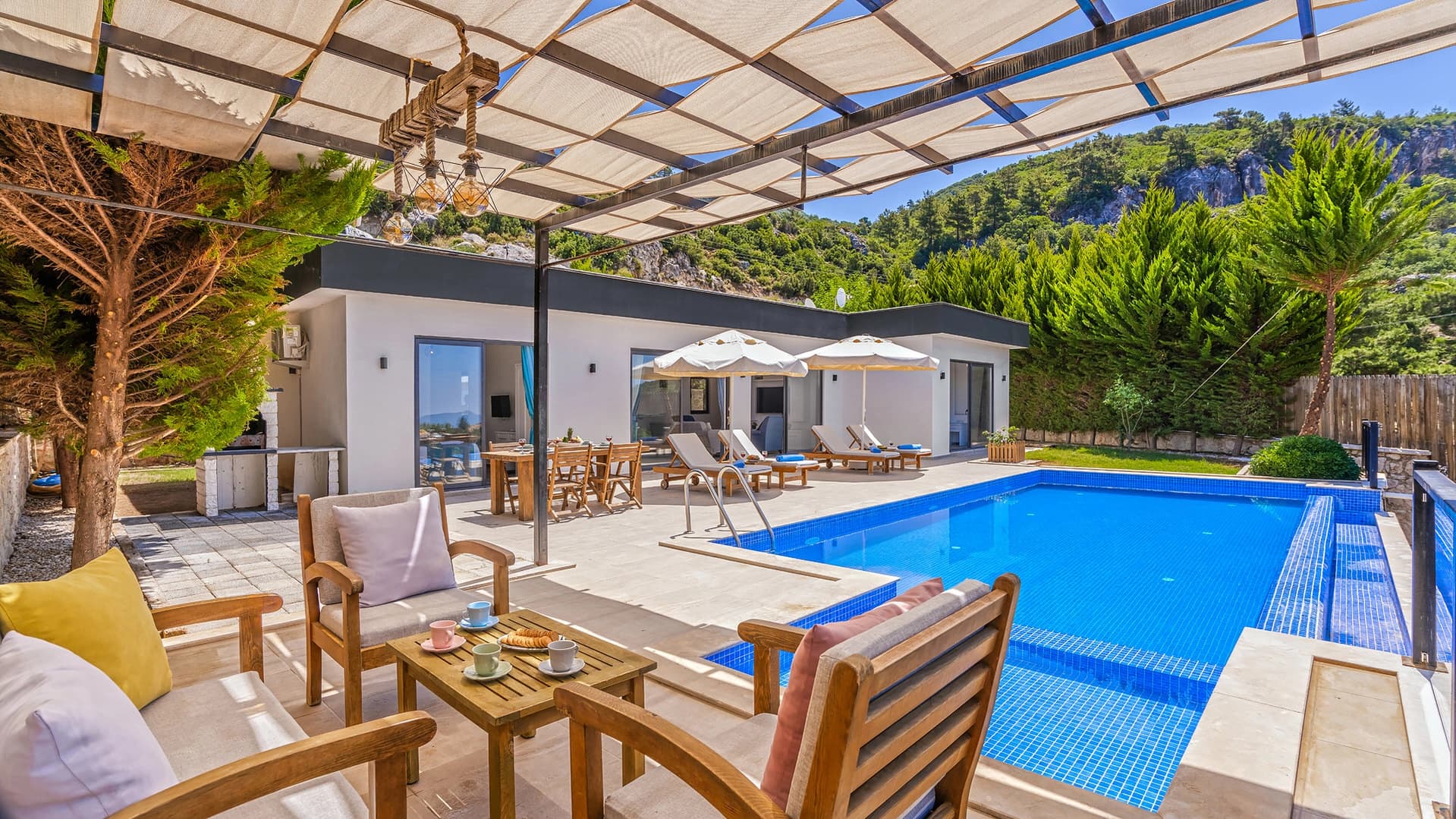 Villa Neco Korunaklı Havuz 45