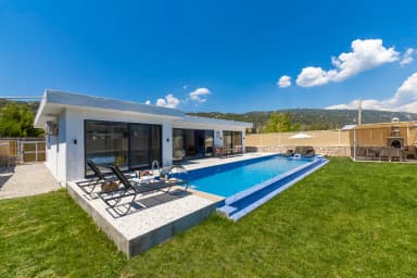 Villa Guru Korunaklı Havuz 83