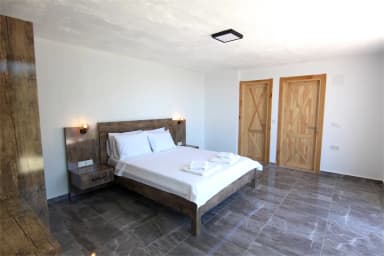 Villa Myra Korunaklı Havuz 83