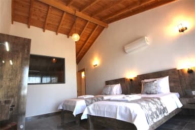 Villa Myra Korunaklı Havuz 57