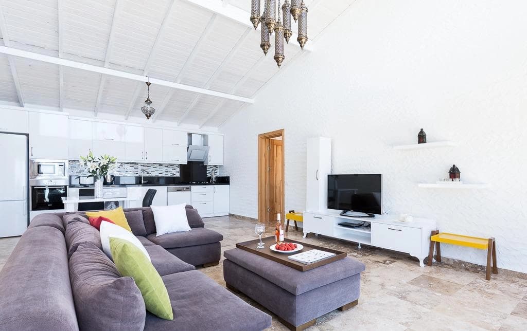 Villa Tepe Evi Korunaklı Havuz 73