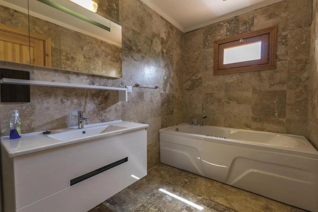Villa Tepe Evi Korunaklı Havuz 59