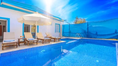 Villa Ekinezya Korunaklı Havuz 31