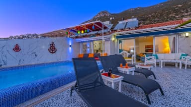 Suit Karmen Özel Havuzlu 70