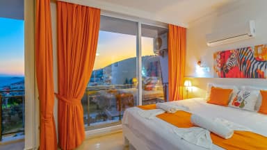 Suit Karmen Özel Havuzlu 30