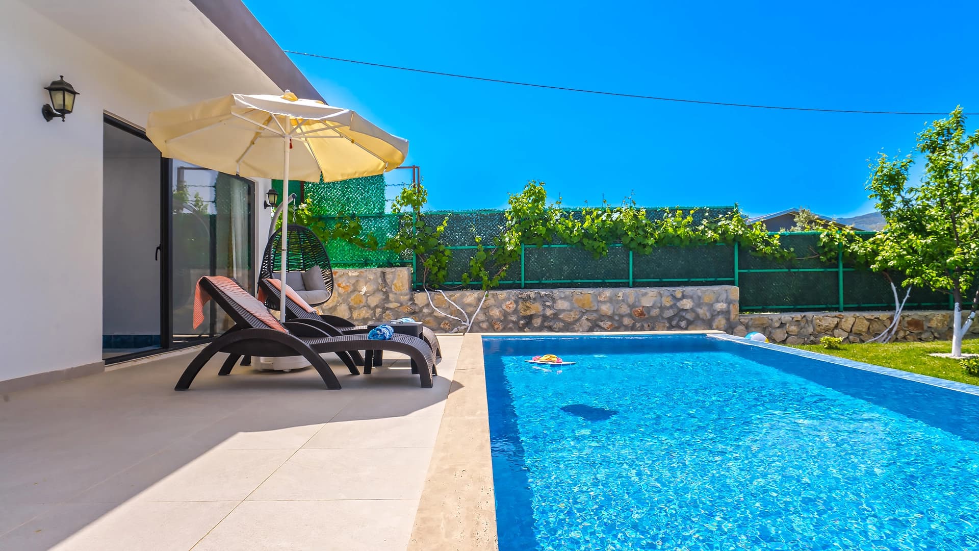 Villa Sakız Korunaklı Havuz 84