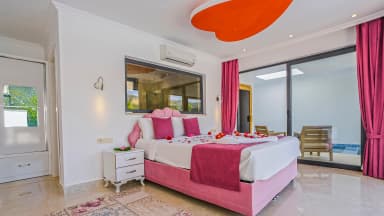 Villa Sakız Korunaklı Havuz 16