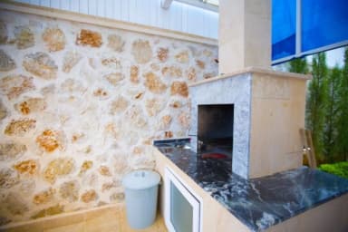 Villa Victoria Korunaklı Havuz 11