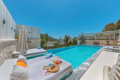 Villa Ay Sa Korunaklı Havuz 56