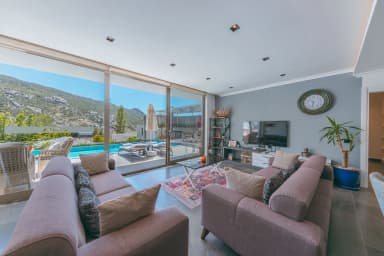 Villa Ay Sa Korunaklı Havuz 24