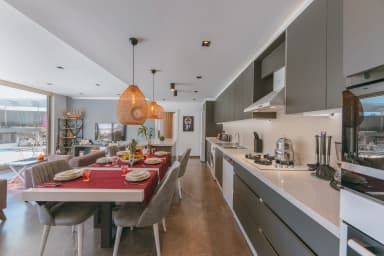 Villa Ay Sa Korunaklı Havuz 66