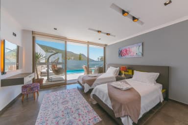 Villa Ay Sa Korunaklı Havuz 94