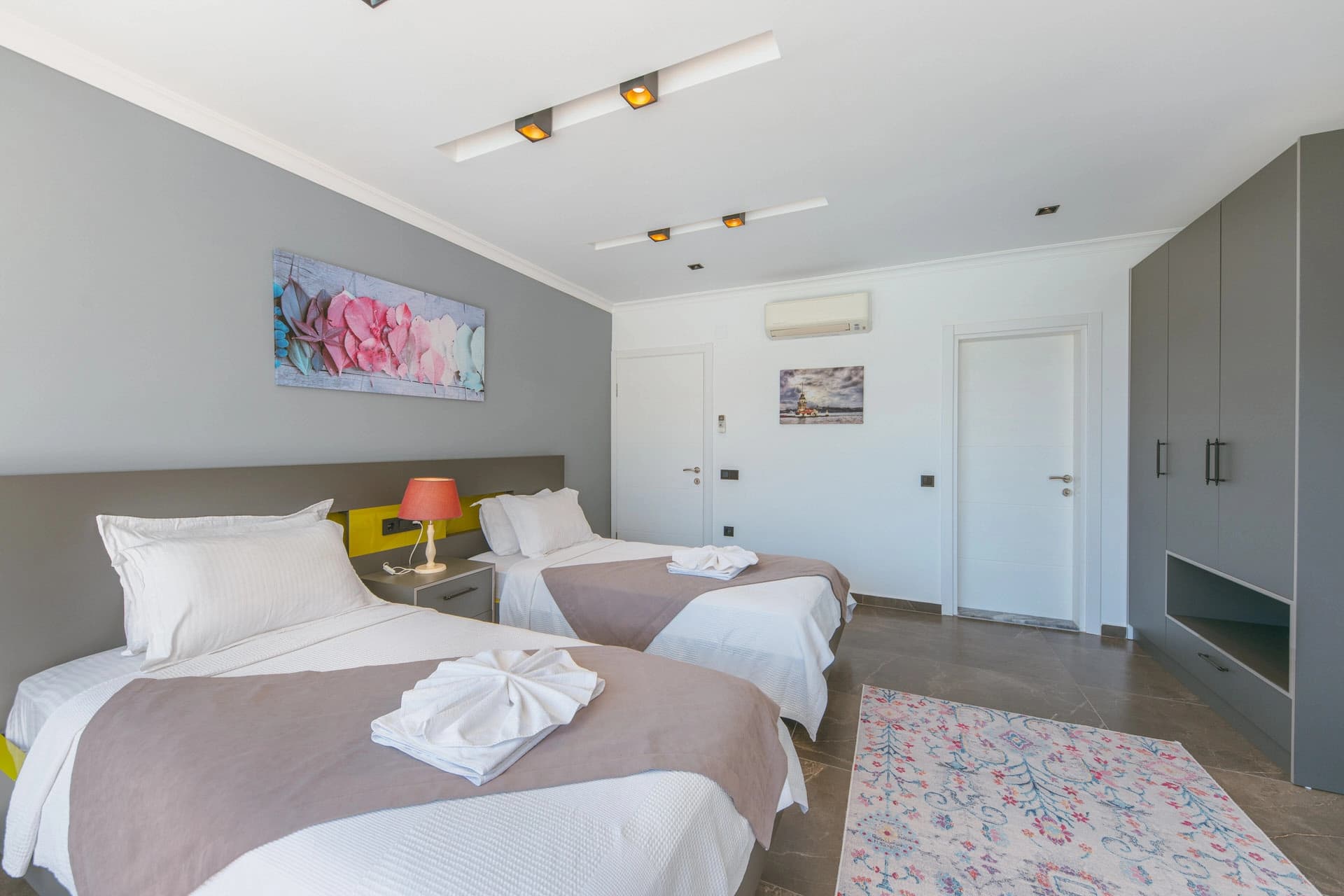 Villa Ay Sa Korunaklı Havuz 18