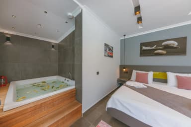 Villa Ay Sa Korunaklı Havuz 60