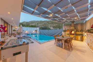 Villa Ay Sa Korunaklı Havuz 44