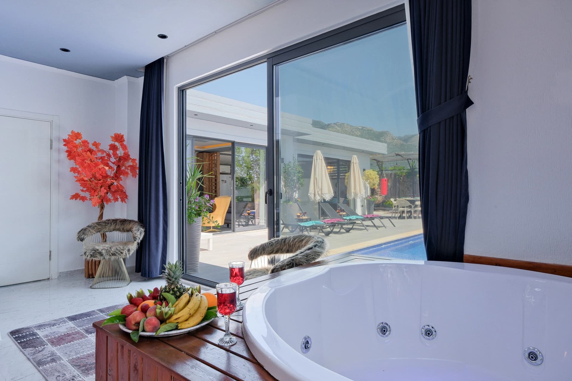Villa Renk Korunaklı Havuz 29