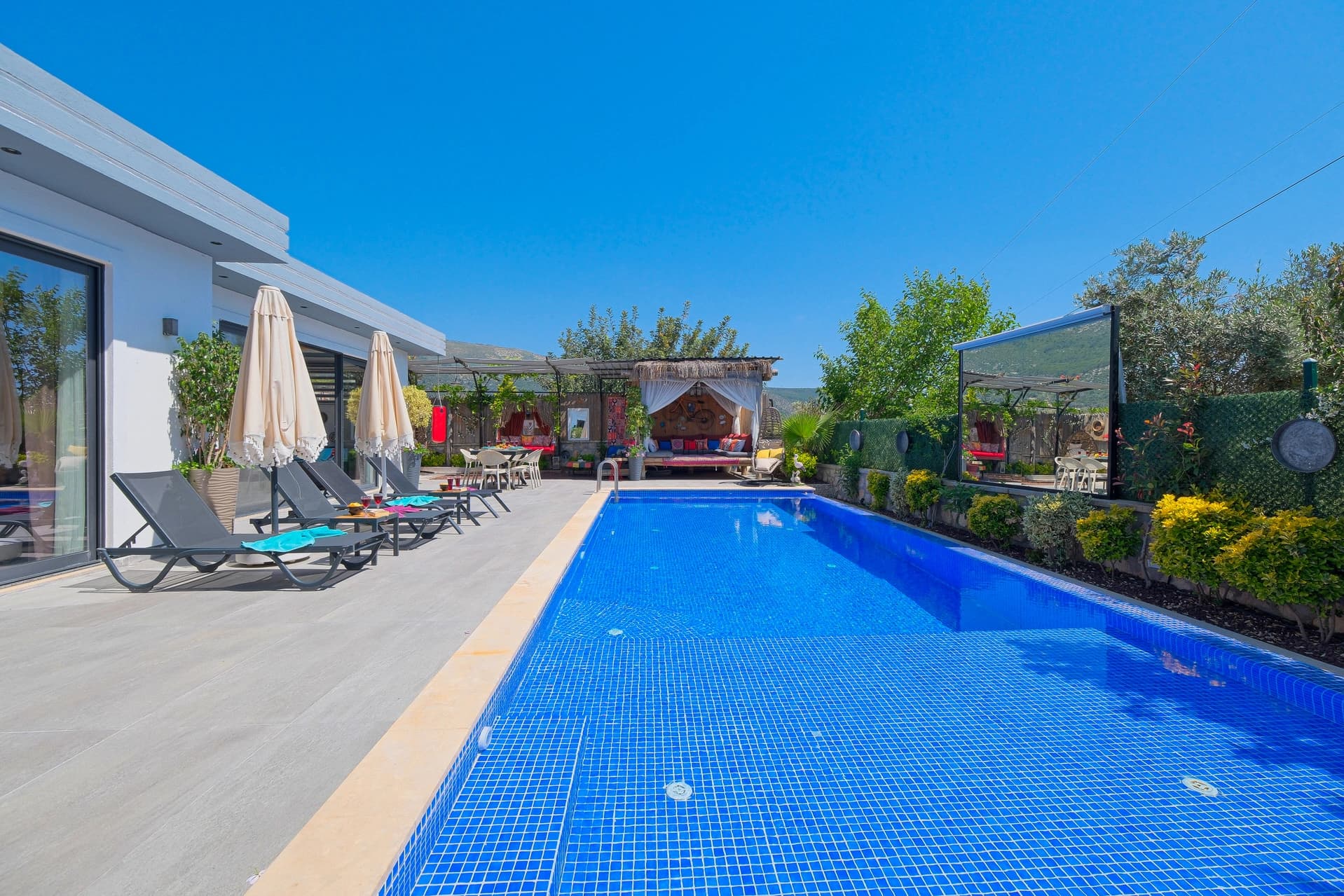 Villa Renk Korunaklı Havuz 69