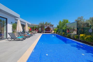 Villa Renk Korunaklı Havuz 69