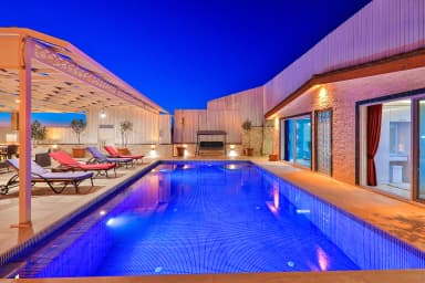 Villa Felix Korunaklı Havuz 78