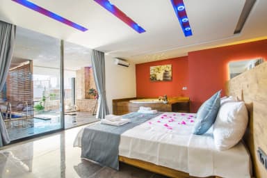 Villa Tarz Korunaklı Havuz 77