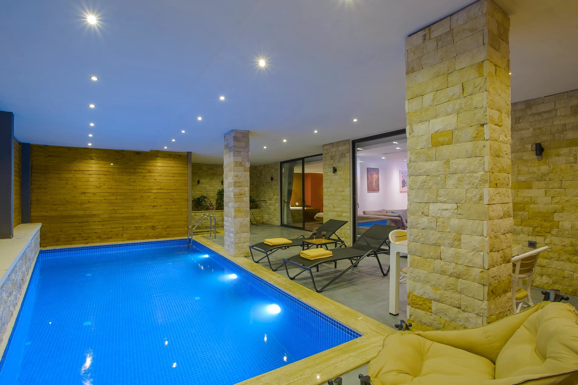 Villa Tarz Korunaklı Havuz 41