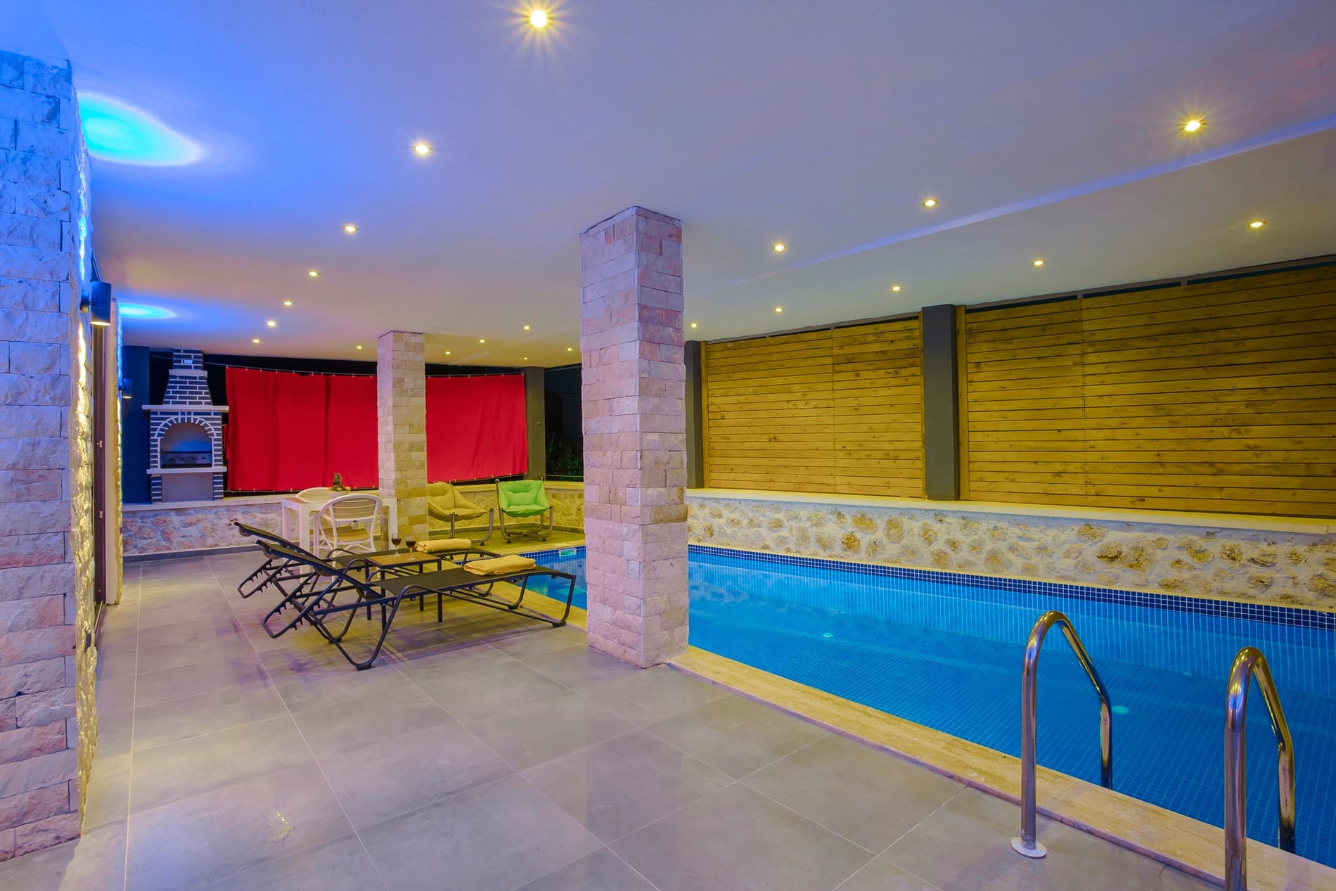 Villa Tarz Korunaklı Havuz 83