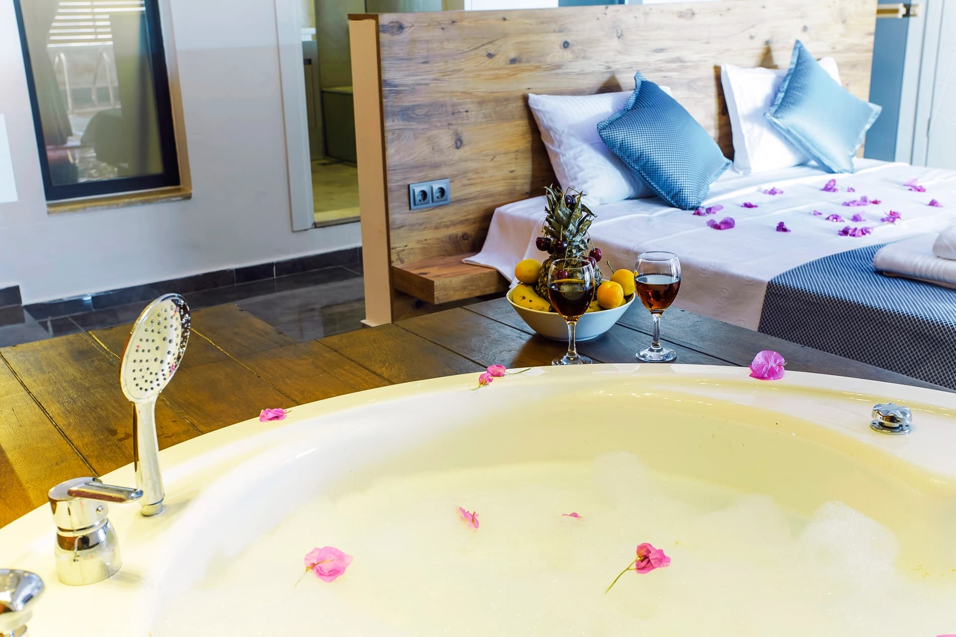 Villa Tarz Korunaklı Havuz 43