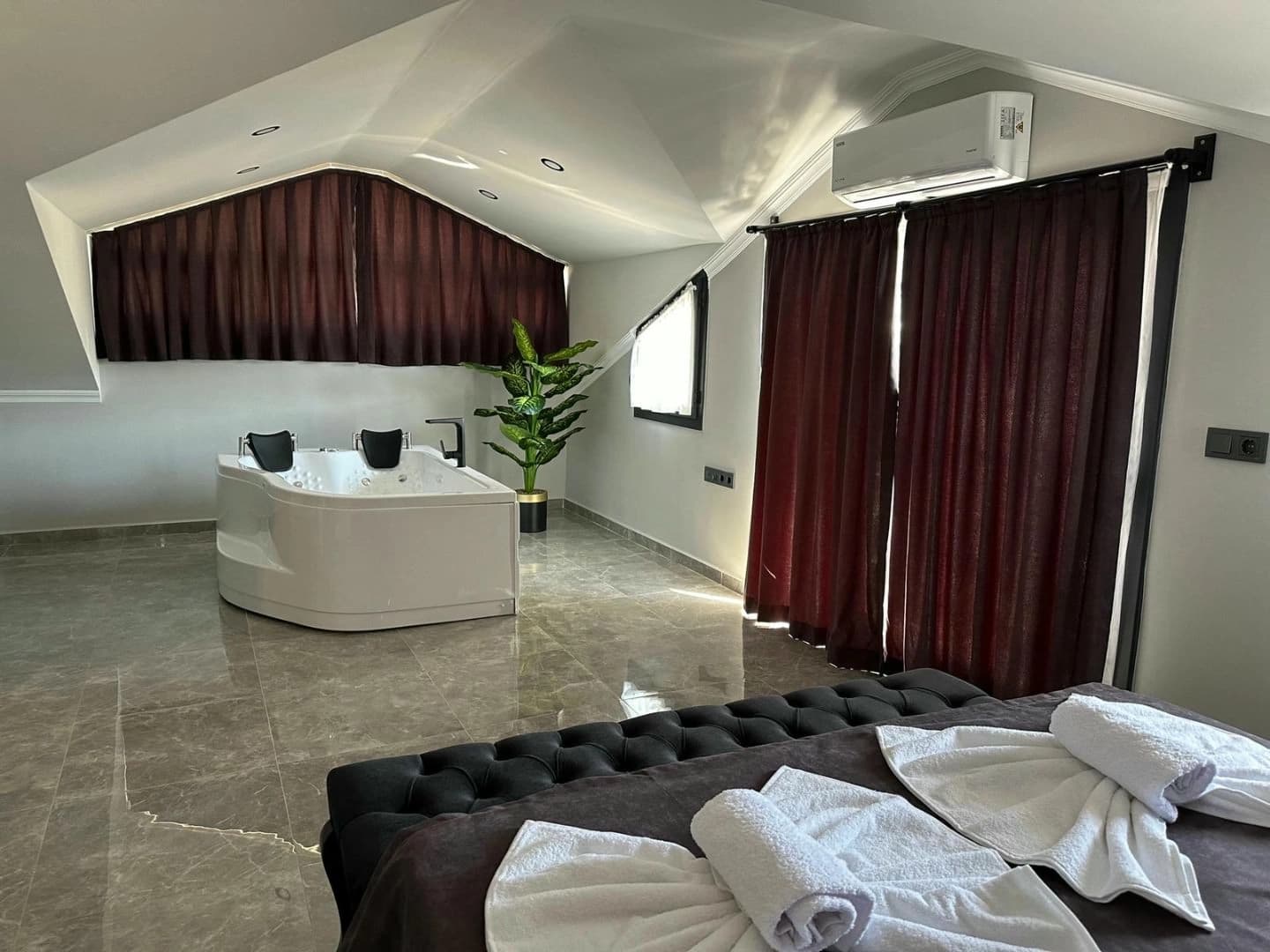 Villa Lore B Korunaklı Havuz 23