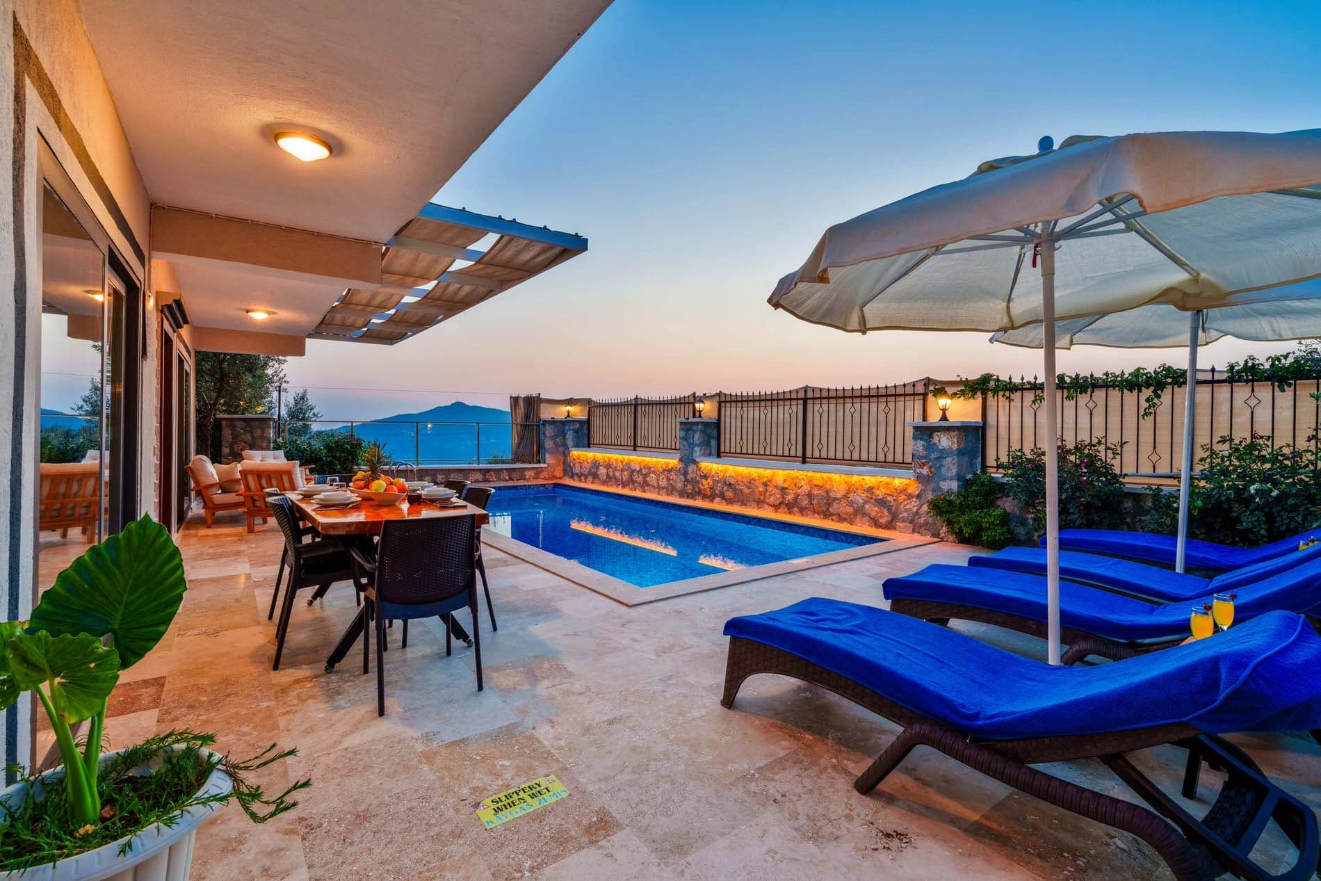 Villa Samyeli Korunaklı Havuz 38