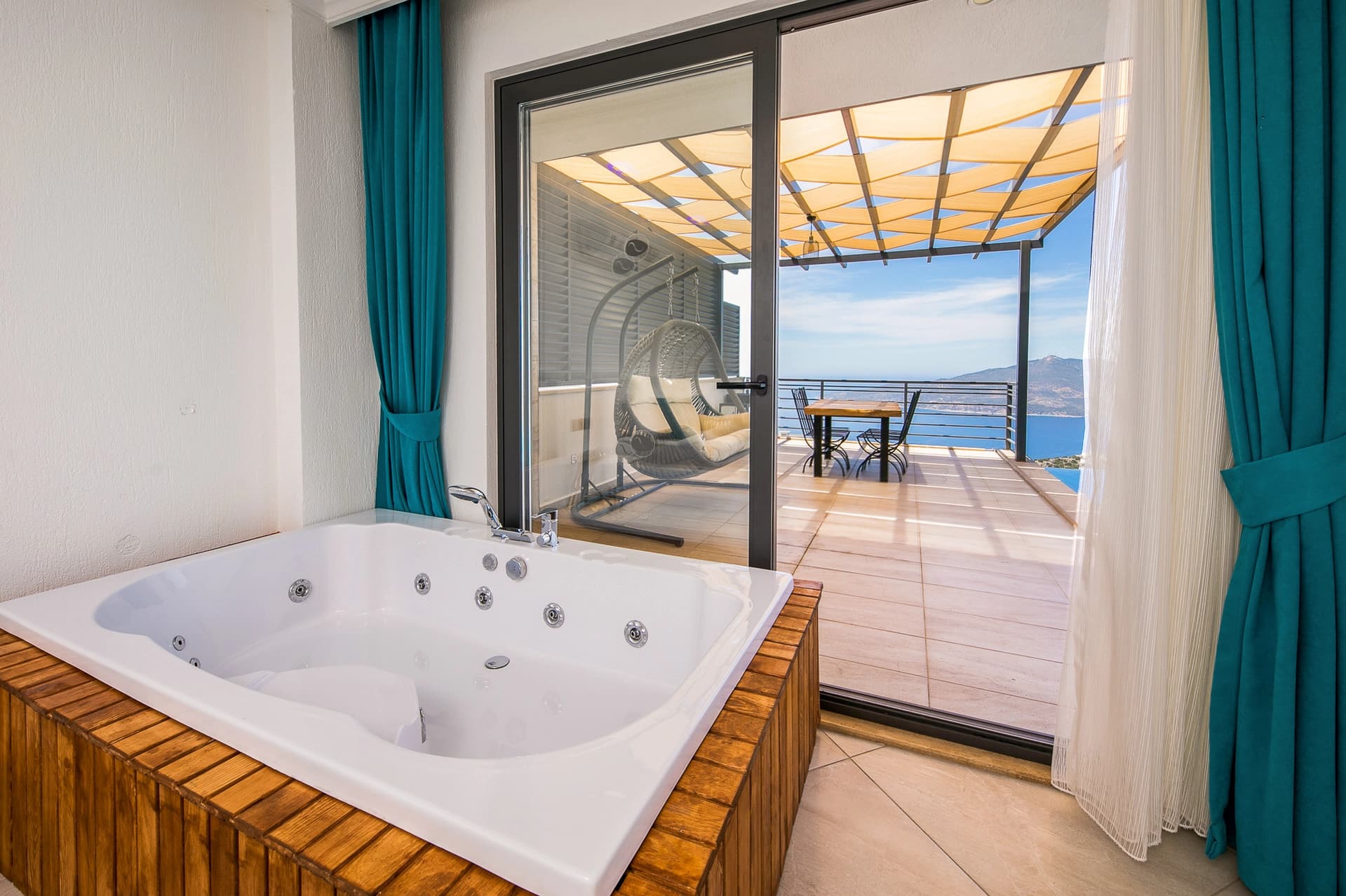 Villa Demir Korunaklı Havuz 64