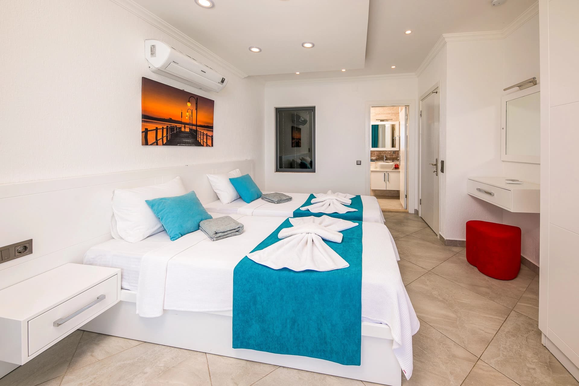 Villa Demir Korunaklı Havuz 92