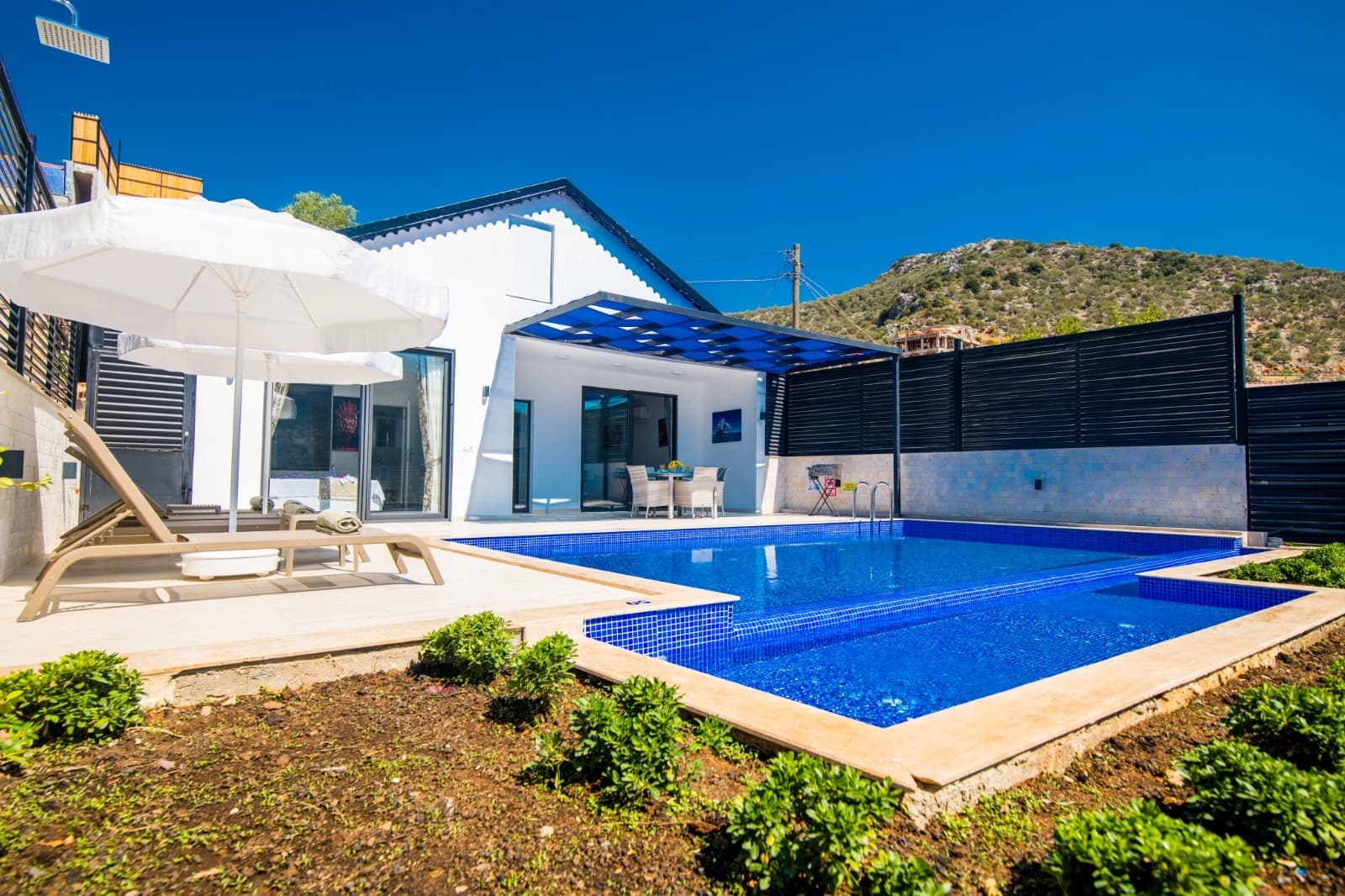 Villa Diriliş Korunaklı Havuz 30