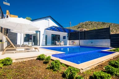 Villa Diriliş Korunaklı Havuz 30