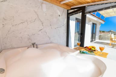 Villa Seboş Korunaklı Havuz 44