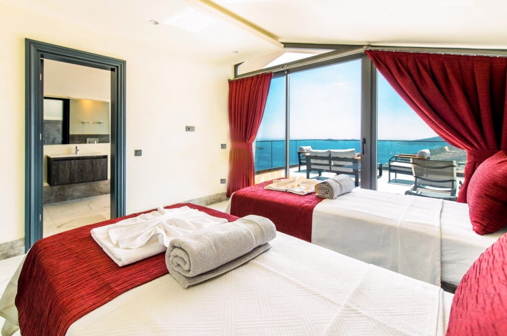 Villa Ayala Isıtmalı Havuz 46