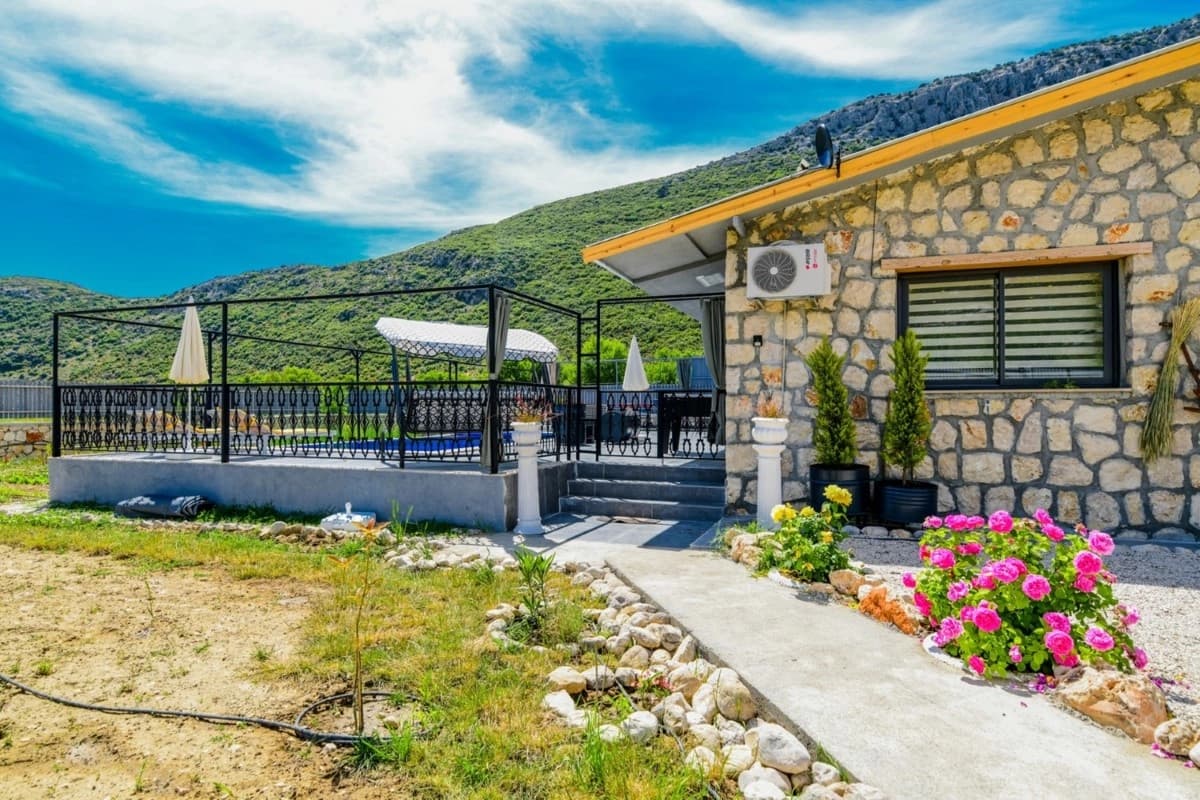 Villa Mavi Boncuk Korunaklı Havuz 92