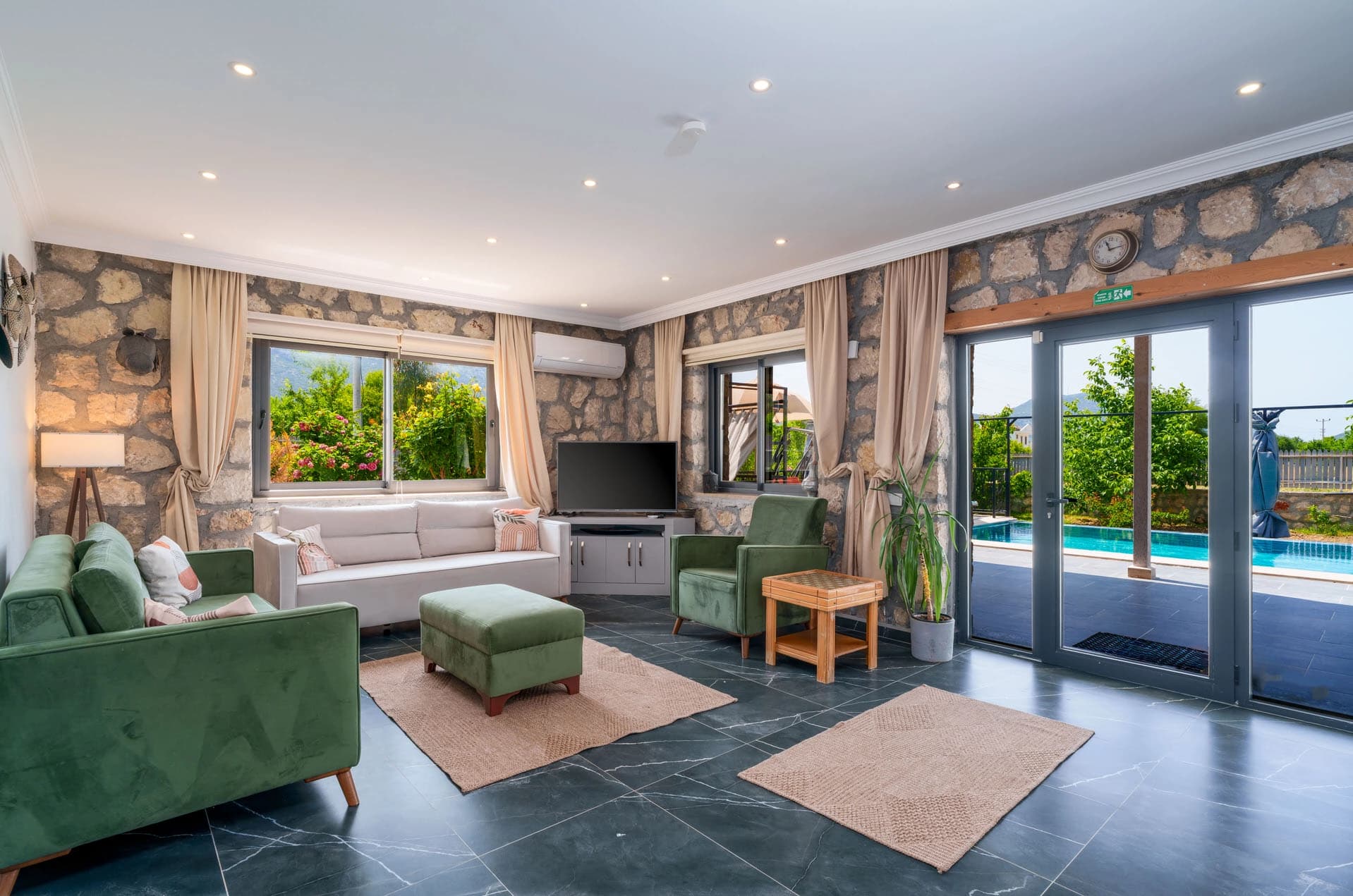 Villa Mavi Boncuk Korunaklı Havuz 84