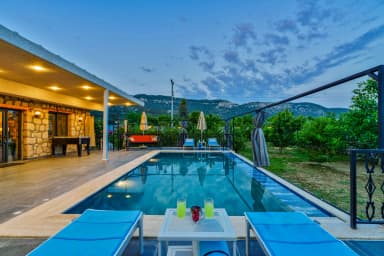 Villa Mavi Boncuk Korunaklı Havuz 14
