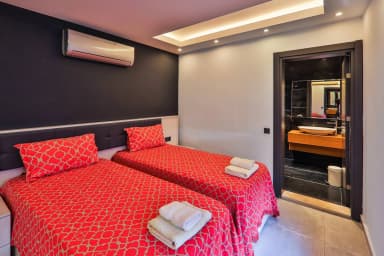 Villa Zakkum Korunaklı Havuz 23