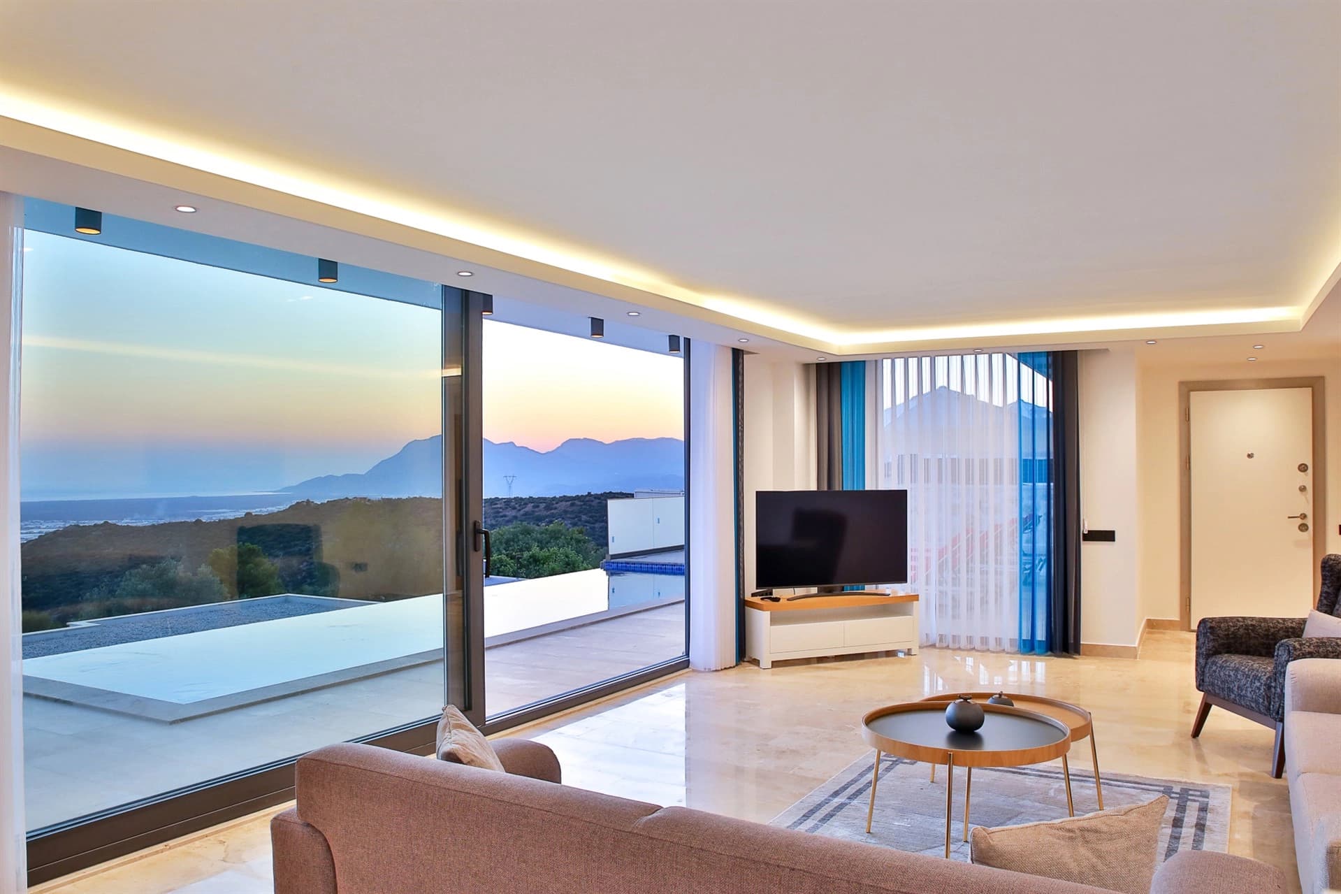 Villa Azure 2 Korunaklı Havuz 52