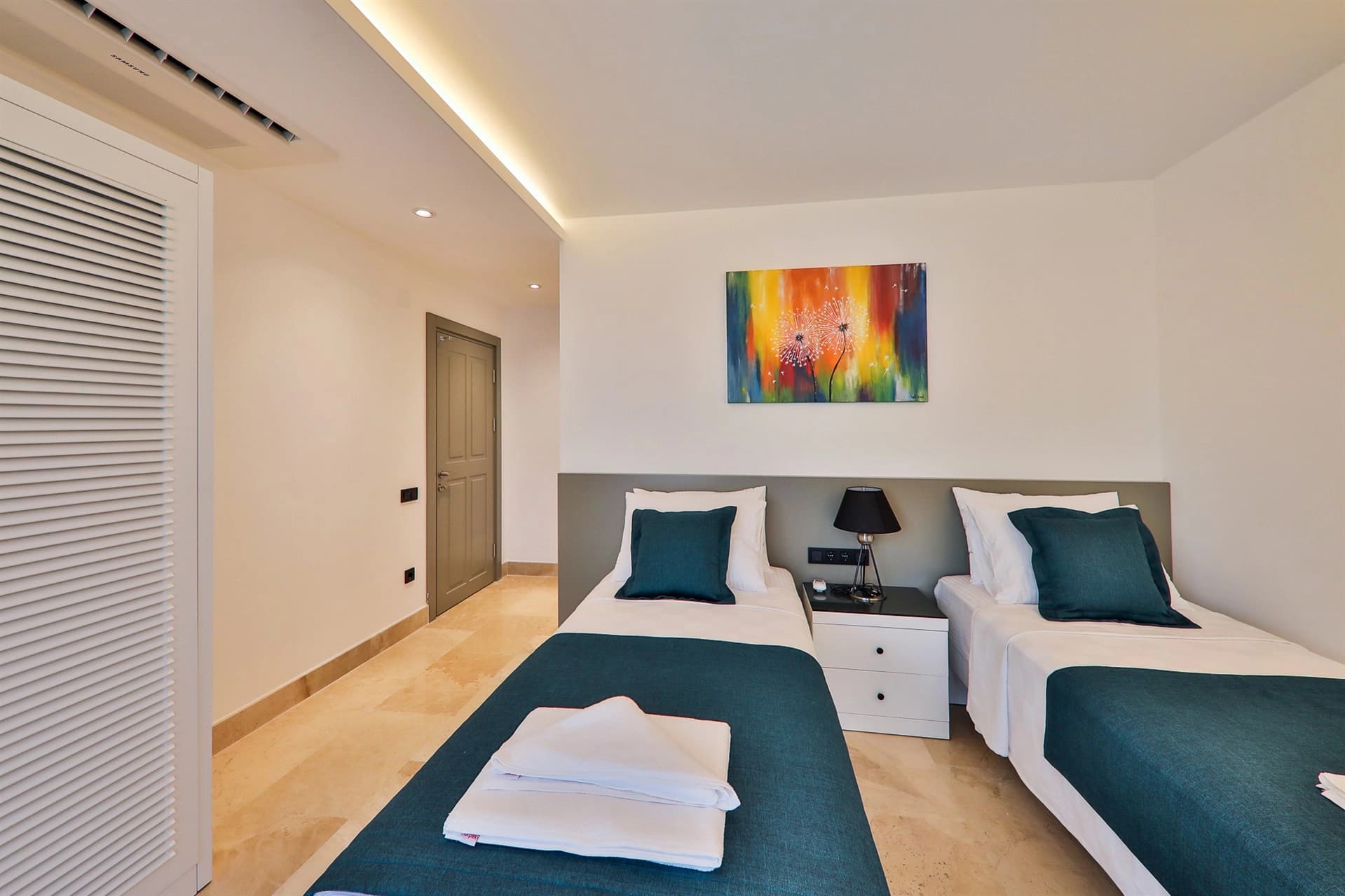 Villa Azure Korunaklı Havuz 16