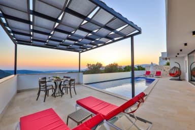 Villa Azure Korunaklı Havuz 56