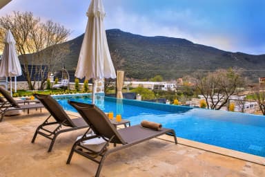 Villa Badem Çiçeği Korunaklı Havuz 91