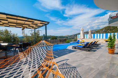 Villa Mert Korunaklı Havuz 83
