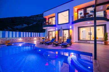 Villa Mert Korunaklı Havuz 21