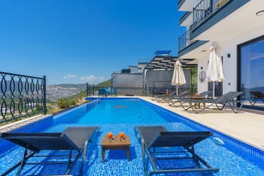 Villa Yıldız Korunaklı Havuz 85