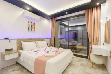 Villa Yıldız Korunaklı Havuz 81
