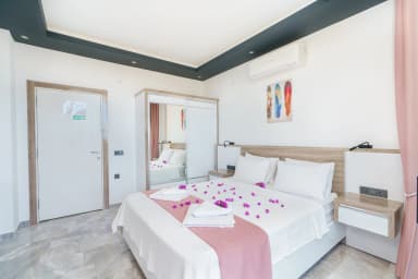 Villa Yıldız Korunaklı Havuz 67