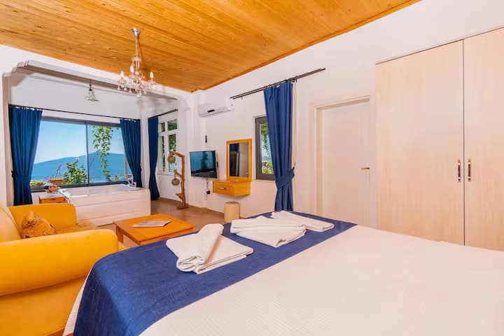 Villa Familya Korunaklı Havuz 24