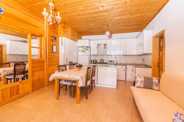 Villa Familya Korunaklı Havuz 72